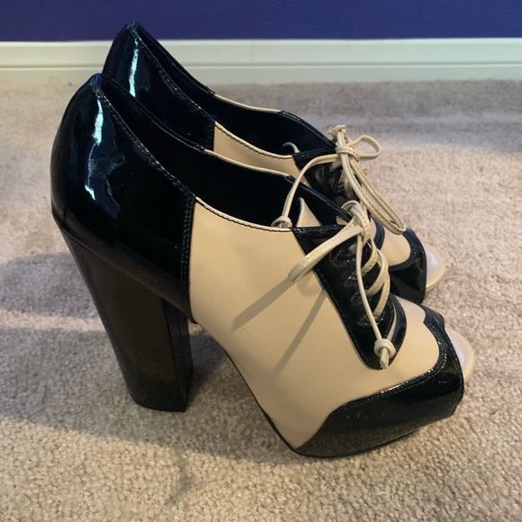 Twenty One Penguin Heels - Picture 4 of 9